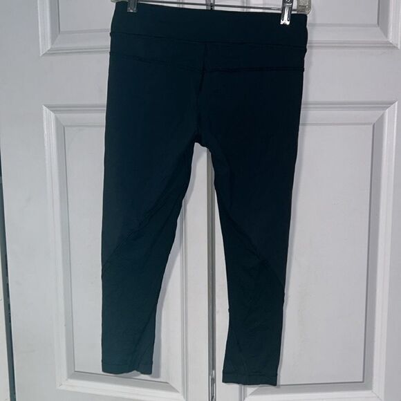 Lululemon size 6 workout pants - Picture 6 of 7
